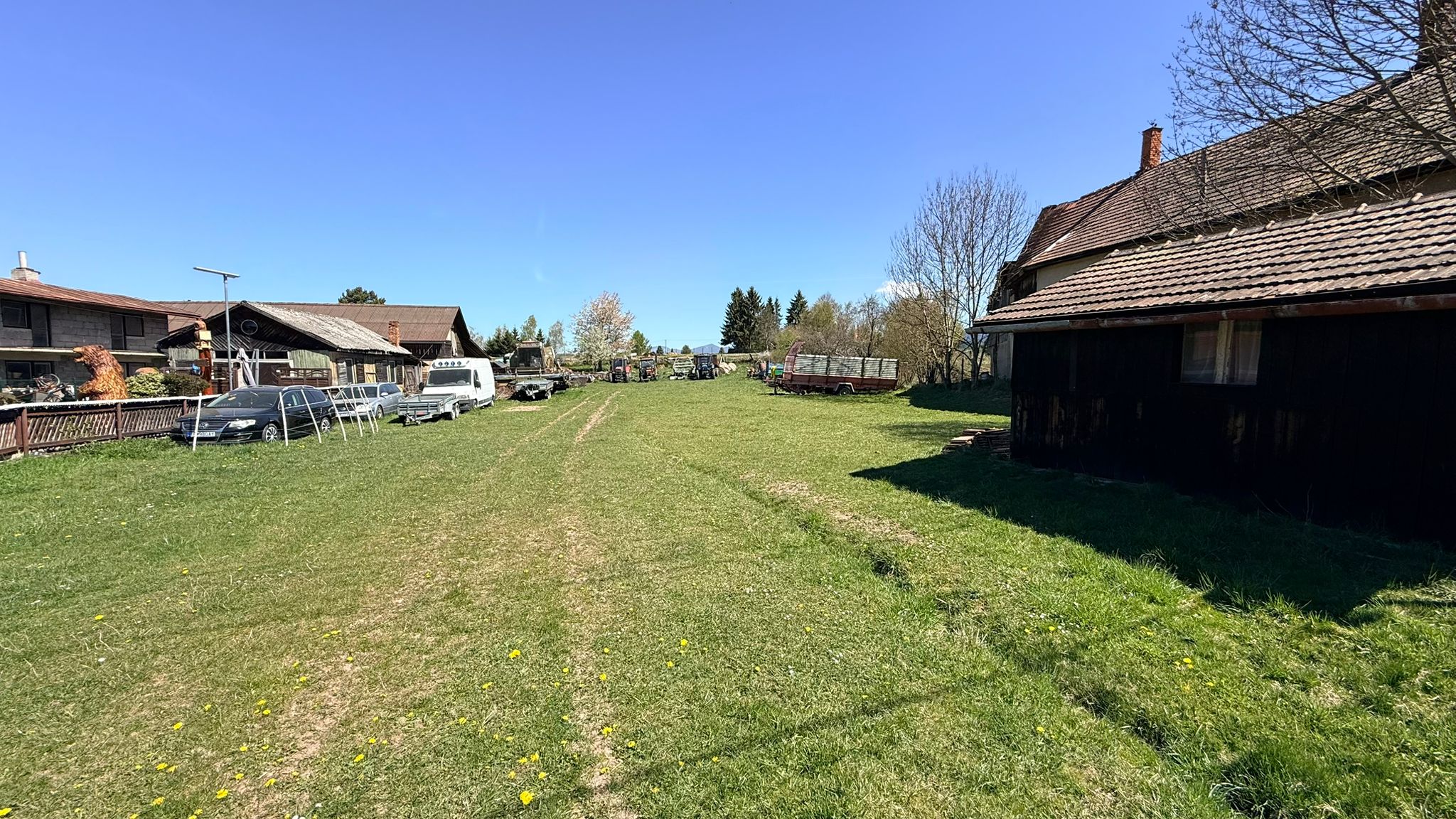 Slnečný stavebný pozemok 2 404 m² na Sklenom – ideálny aj pre dva rodinné domy