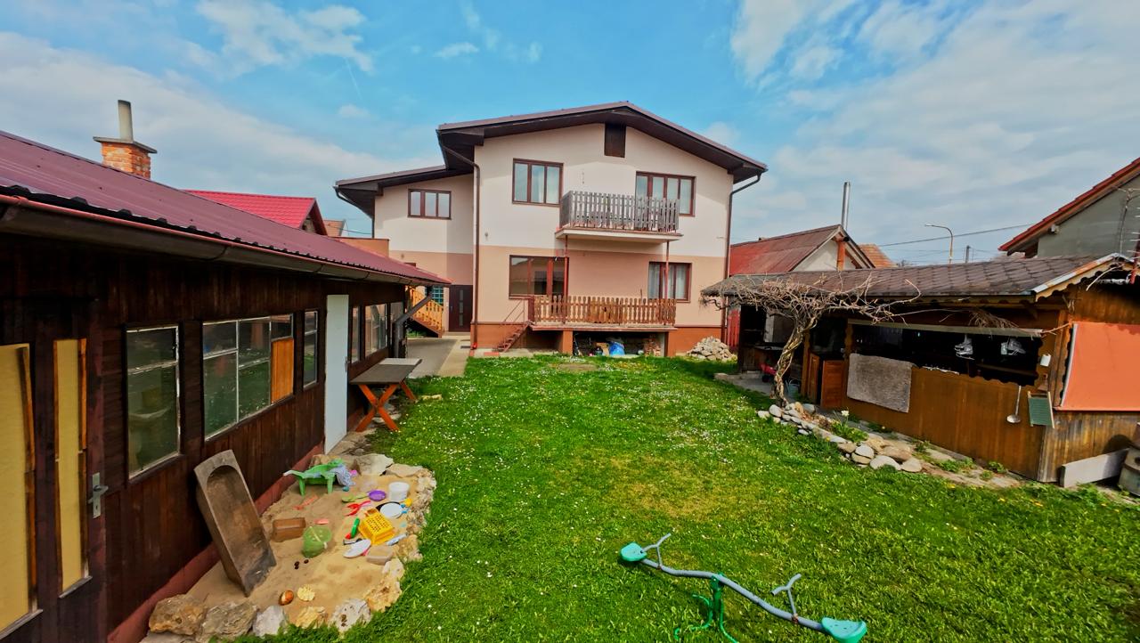 Rodinný dom s dvomi bytovými jednotkami v srdci Turčianskych Teplíc – bývanie aj investícia v jednom