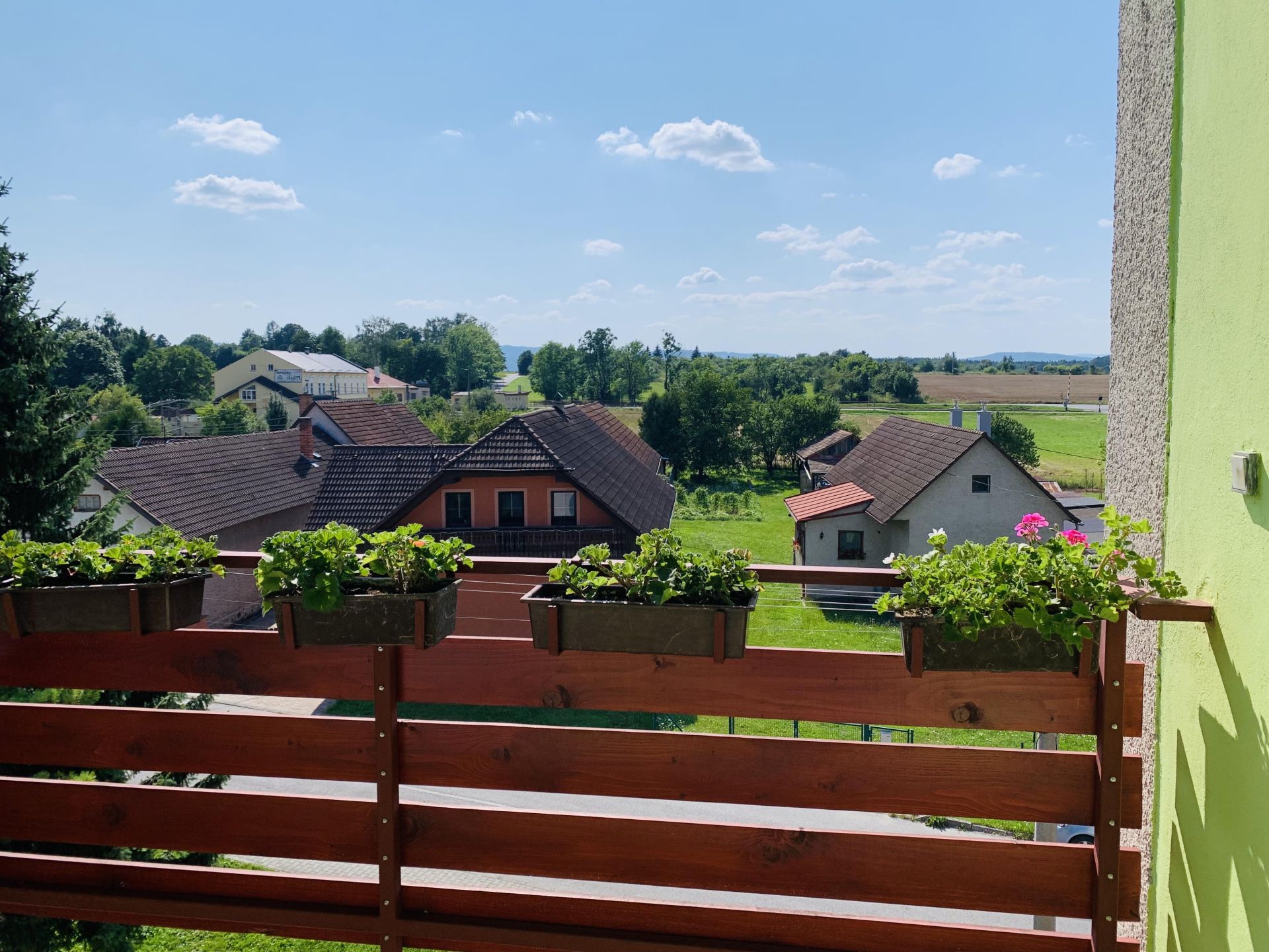 Už nehľadajte iné, tento 4-izbový byt vám vynahradí aj bývanie v dome